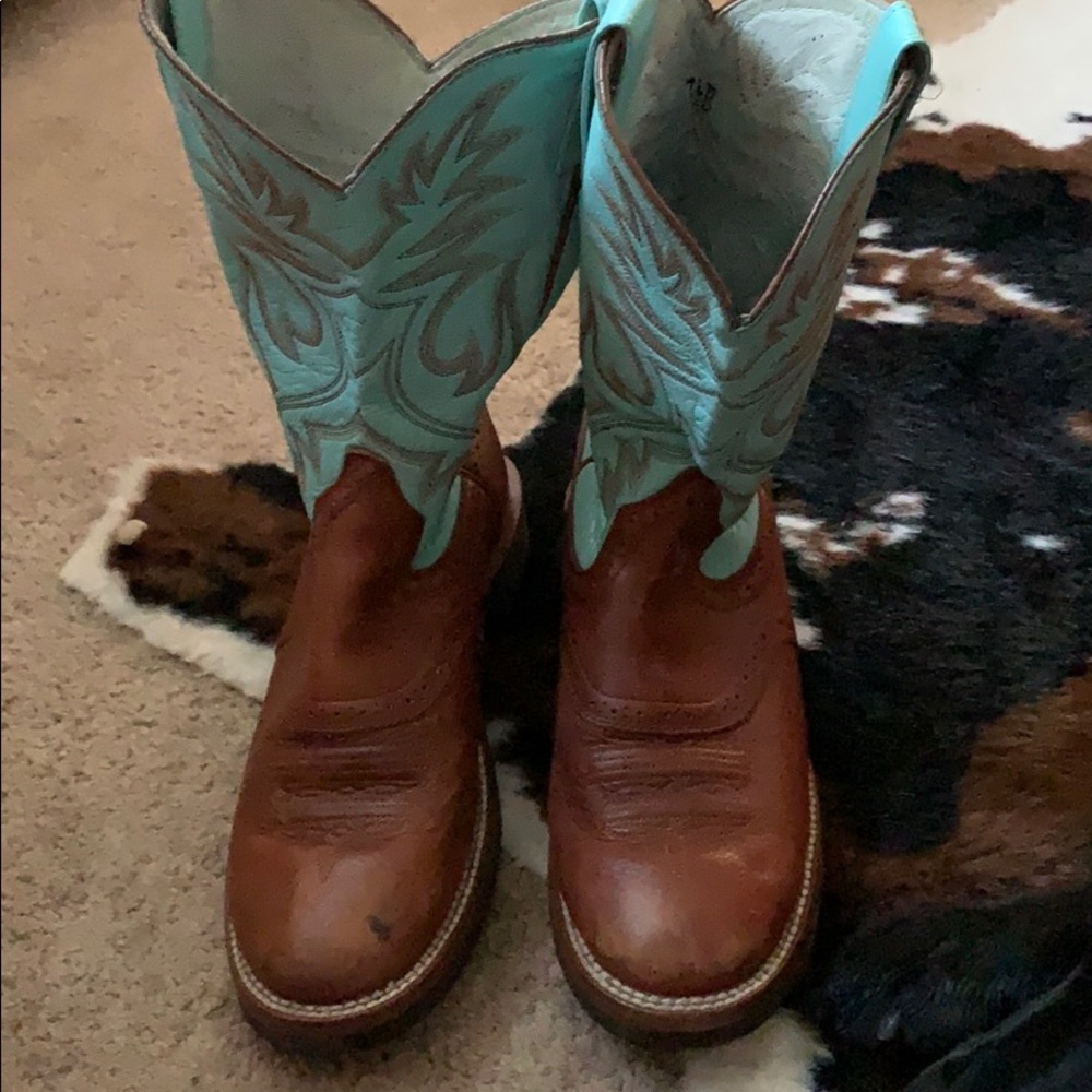 *ON HOLD* Ariat teal boots